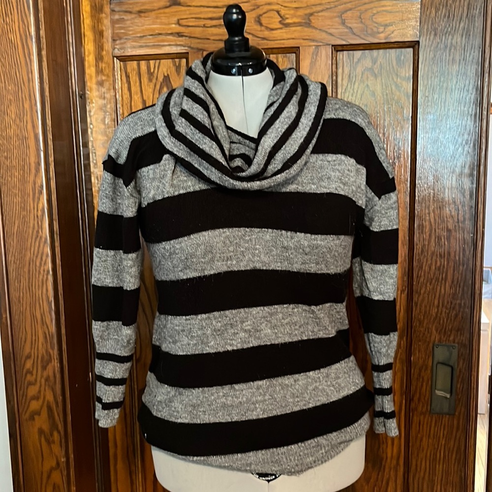 Cowl sweater